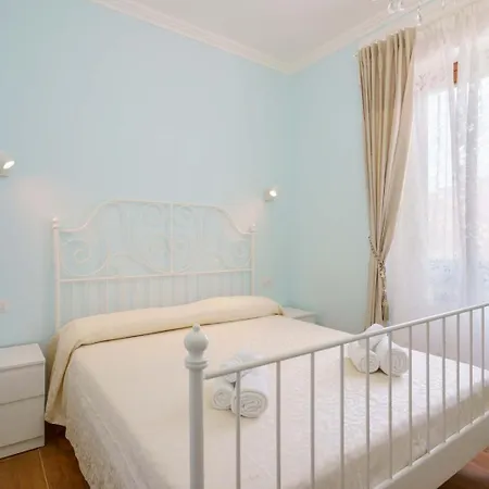 Al Teatro Lirico Gæstehus 3*